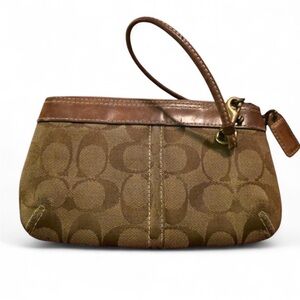 VINTAGE! Coach Signature Pleated Wristlet- Light Brown